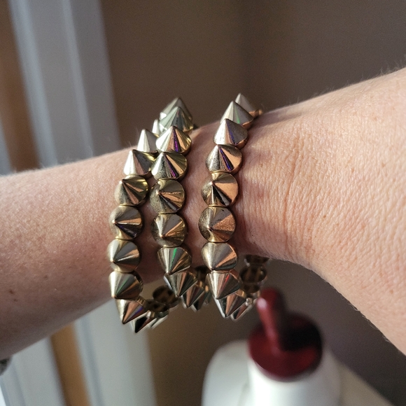 Edgy Gold Spike Stretch Bracelets - Picture 2 of 6